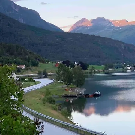 Stryn Golden Resort-«Skulehuset» Exterior foto