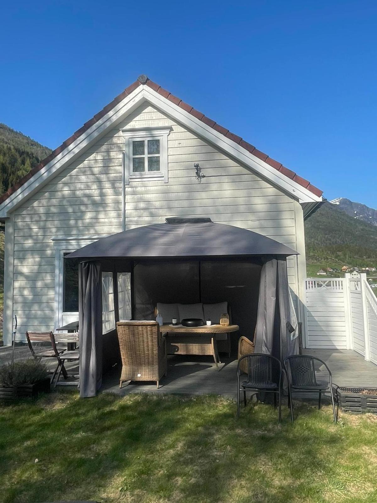 Golden Resort-«skulehuset» Stryn